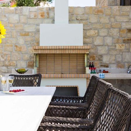 Villa Emilia I Luxury, Amazing Seaview, Next To The Town Kíssamos Екстериор снимка